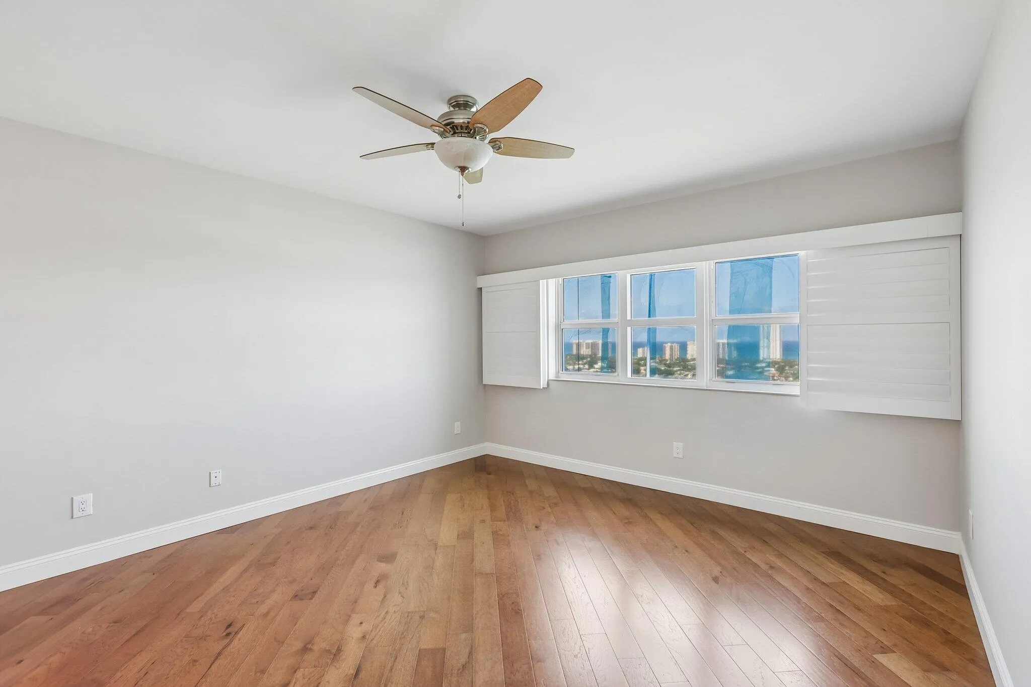 28-web-or-mls-Lake Shore Dr 2508-S2105-0