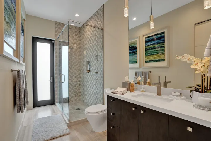 Large bath for guest room 3. Also serves as the Cabana bath