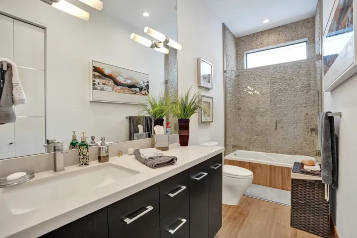 Bath for Guest room 2
