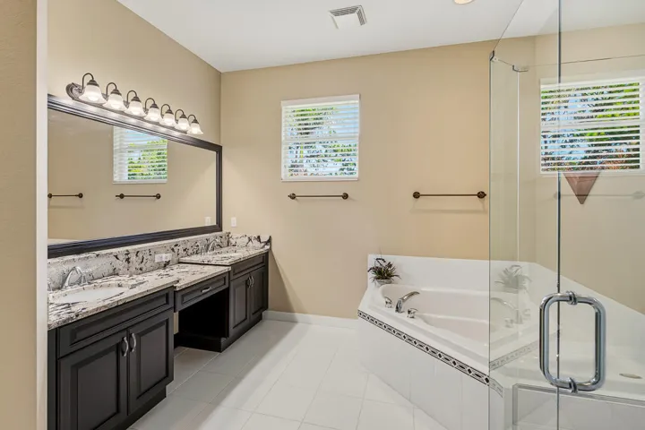 4989 SW Saint Creek Drive-27