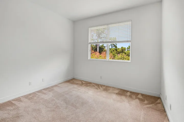 4989 SW Saint Creek Drive-30