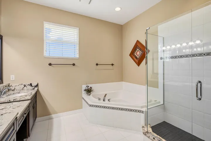4989 SW Saint Creek Drive-25