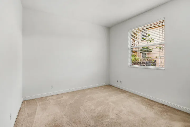 4989 SW Saint Creek Drive-8