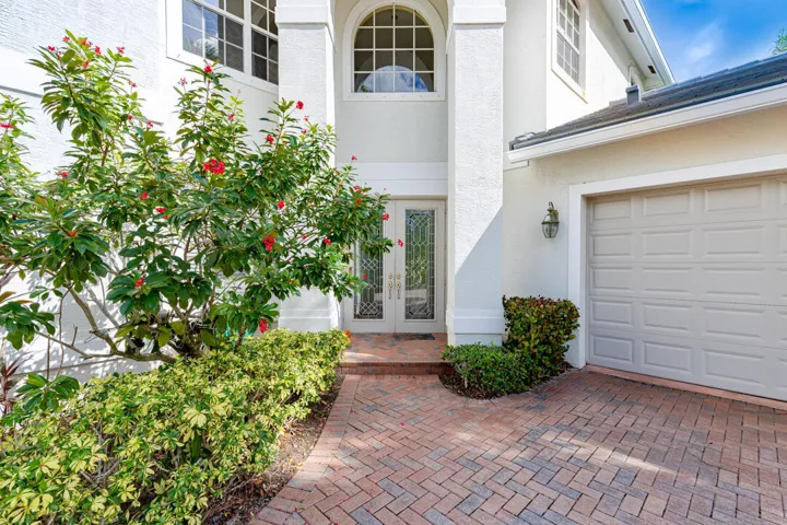 4989 SW Saint Creek Drive-12