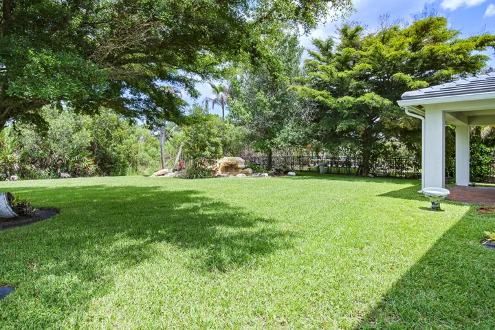 4989 SW Saint Creek Drive-44