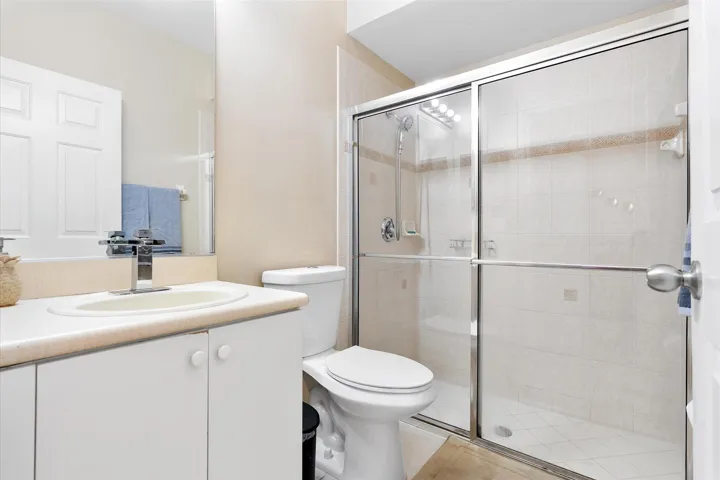 18-16385 SW 27th St_018