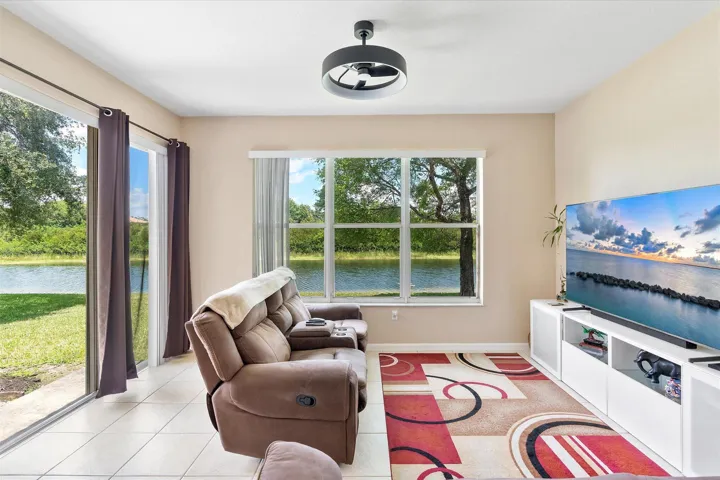 14-16385 SW 27th St_014