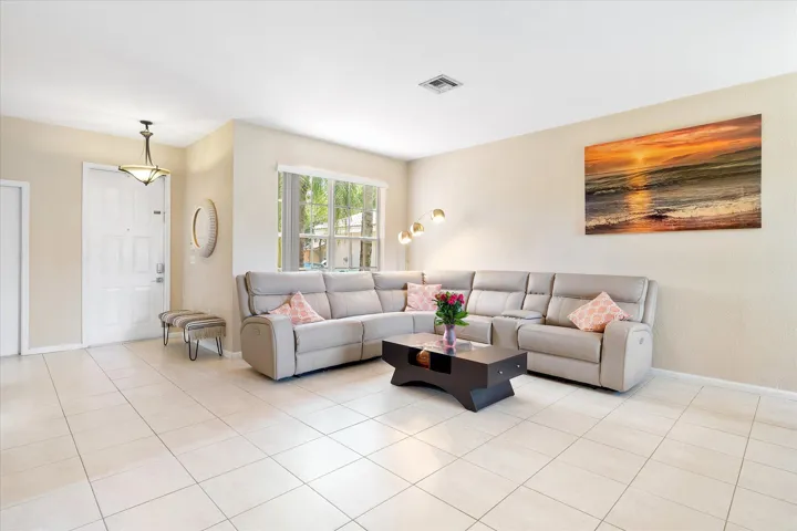 07-16385 SW 27th St_007