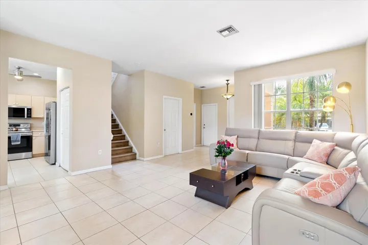 08-16385 SW 27th St_008