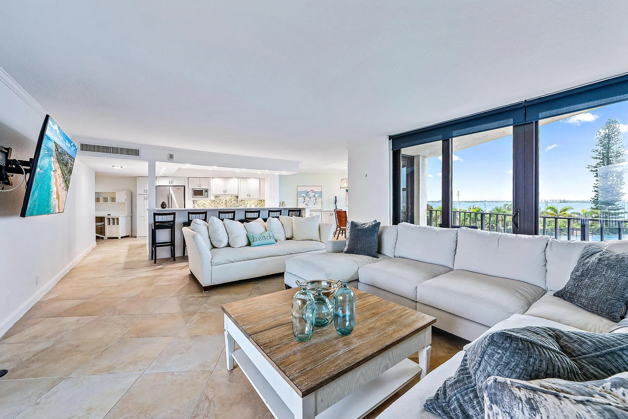Great flow to both Kitchen and Dining Area