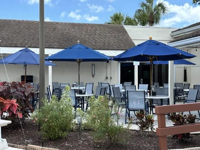Poolside dining