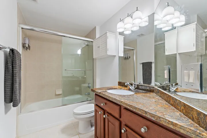 3rd Bath 1st Floor