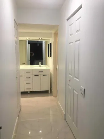 Walking Closet