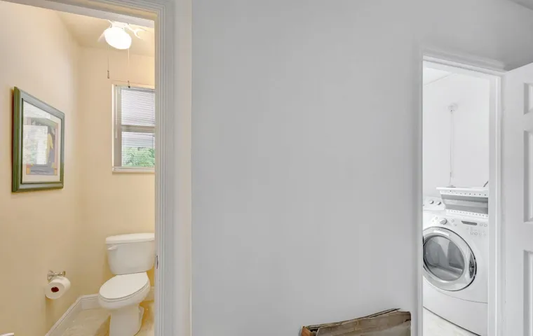 Bath 2 / Laundry