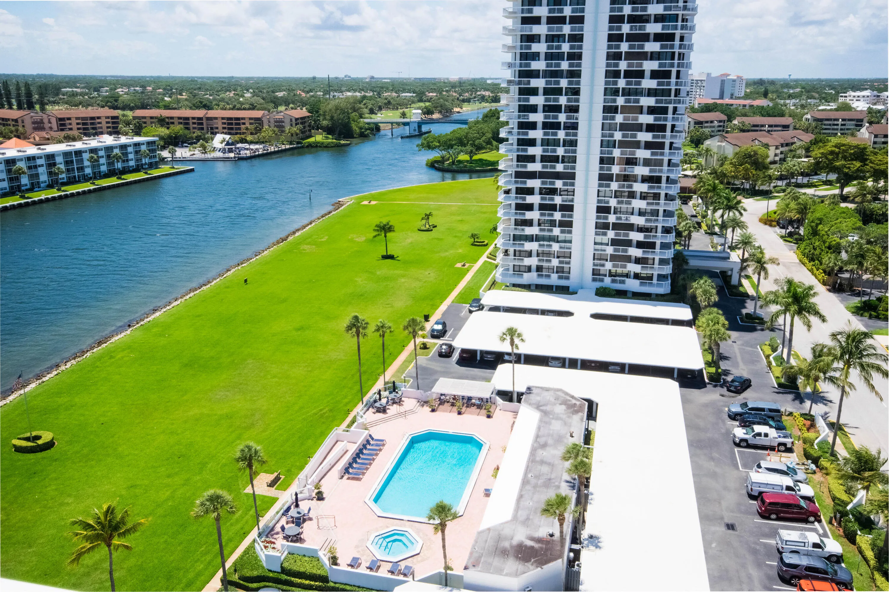 Intracoastal and Pool View
