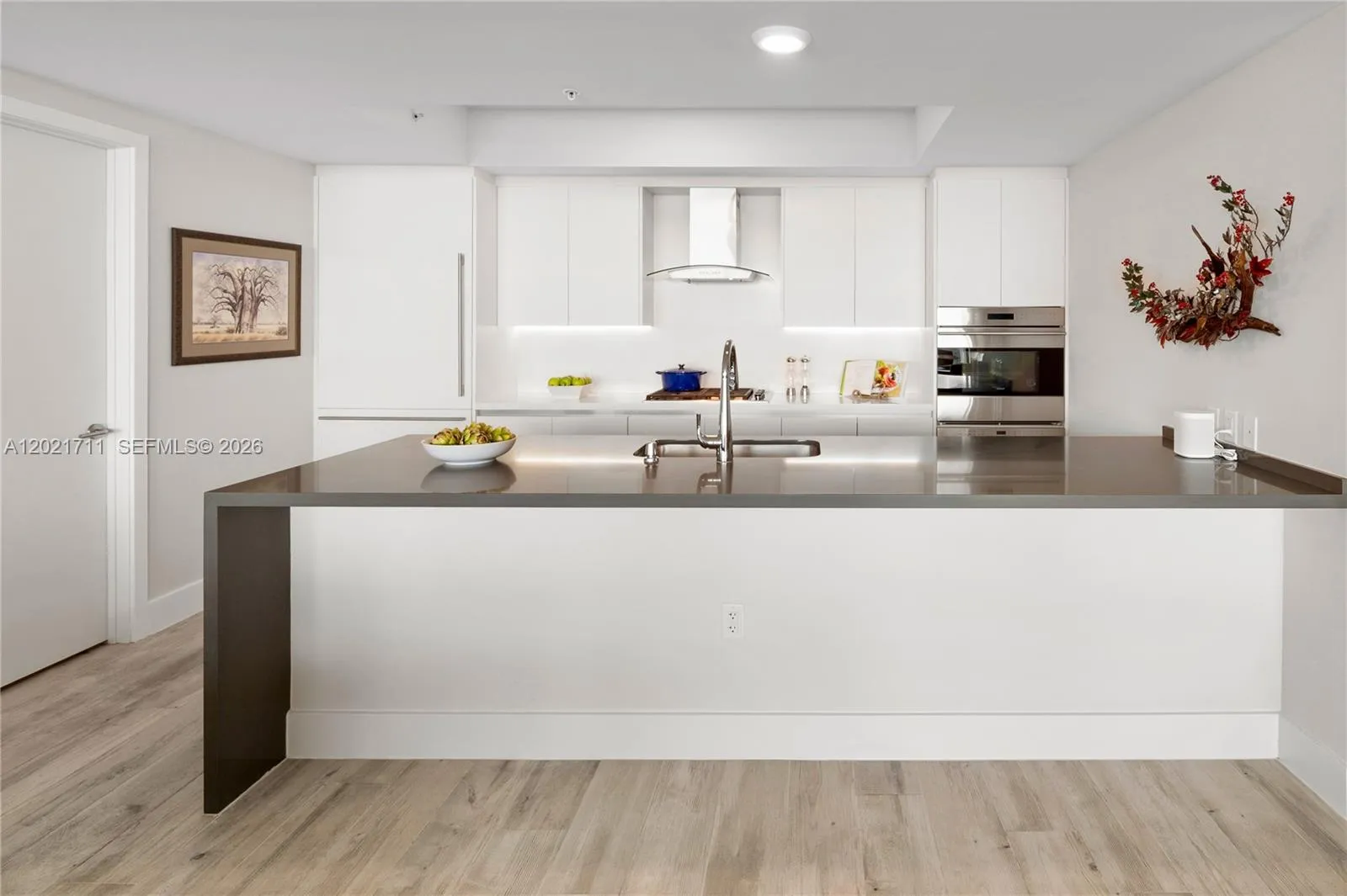 Wolf & Sub-Zero Appliances. Including Gas Cooktop