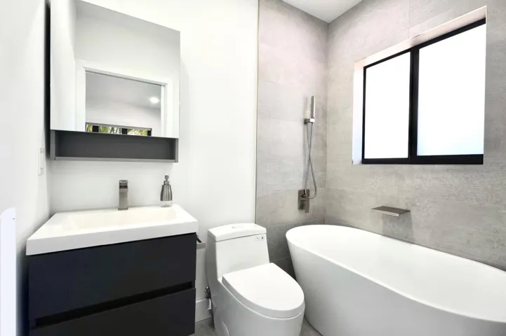 Front​​‌​​​​‌​​‌‌​‌‌​​​‌‌​‌​‌​‌​​​‌​​ Bathroom
