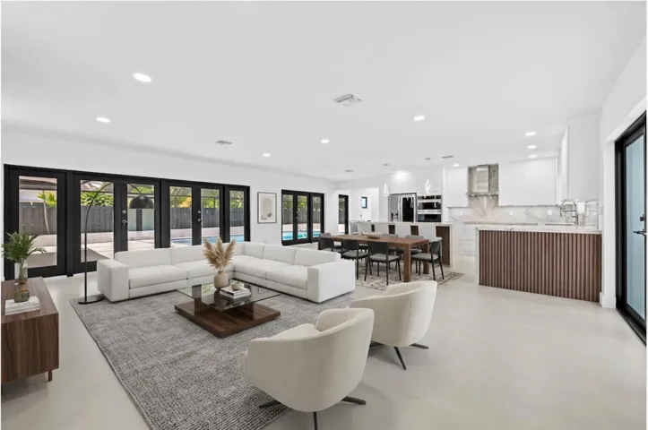 Living-dinning- Staged