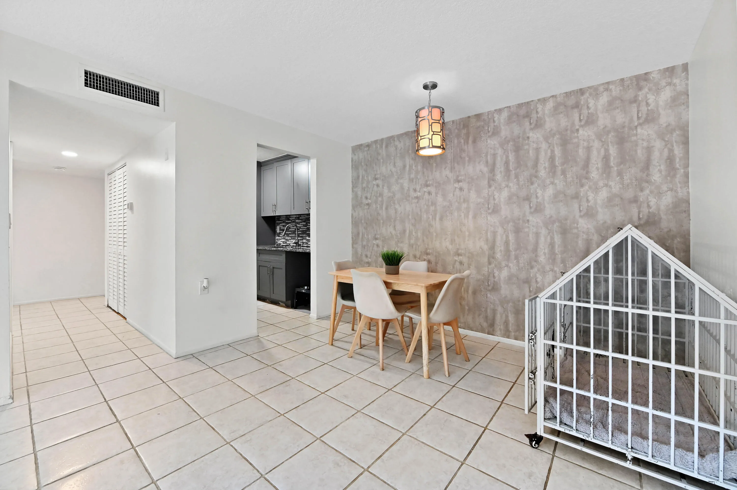 07 Dining area 01