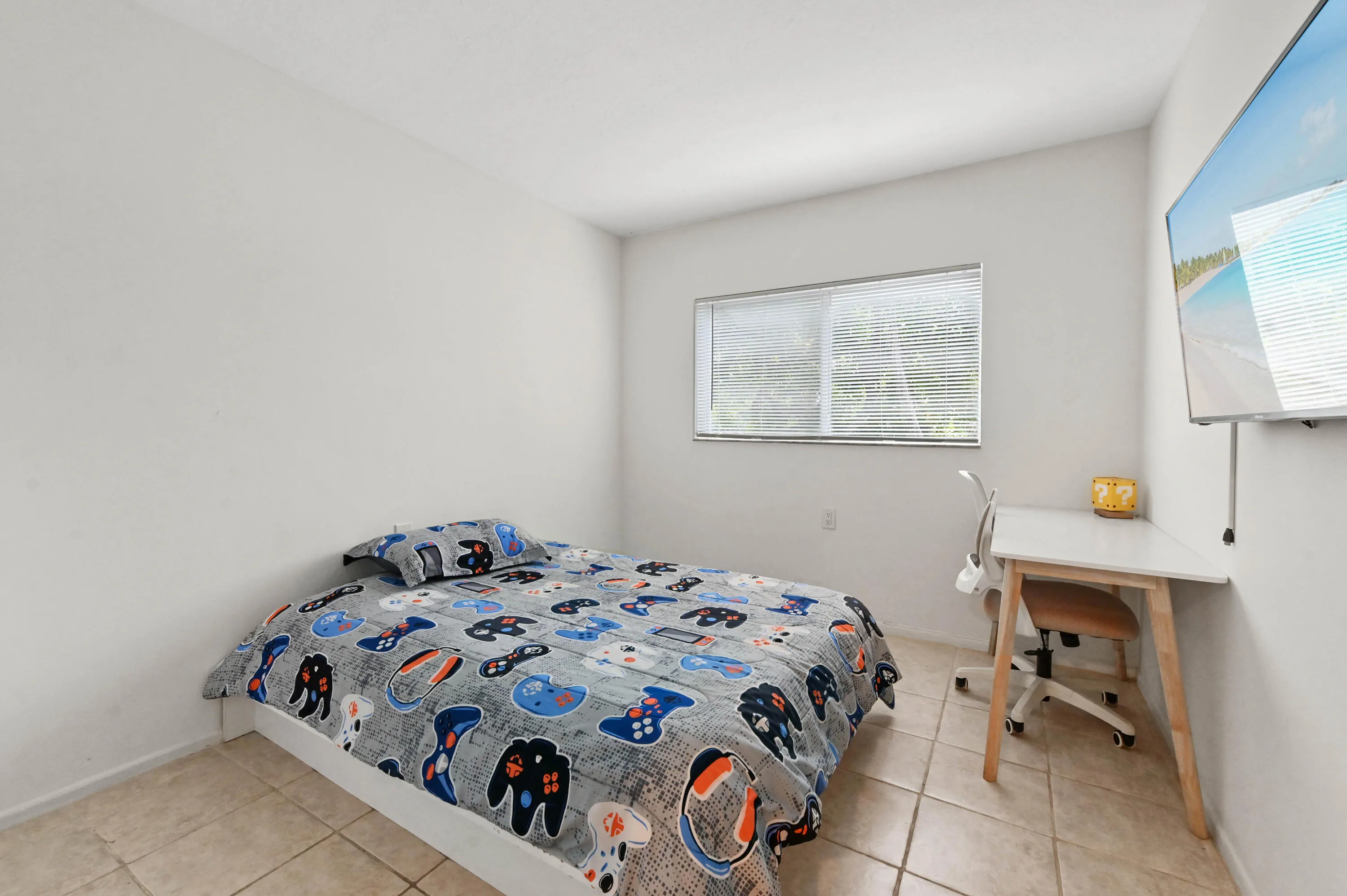 12 Bedroom 01