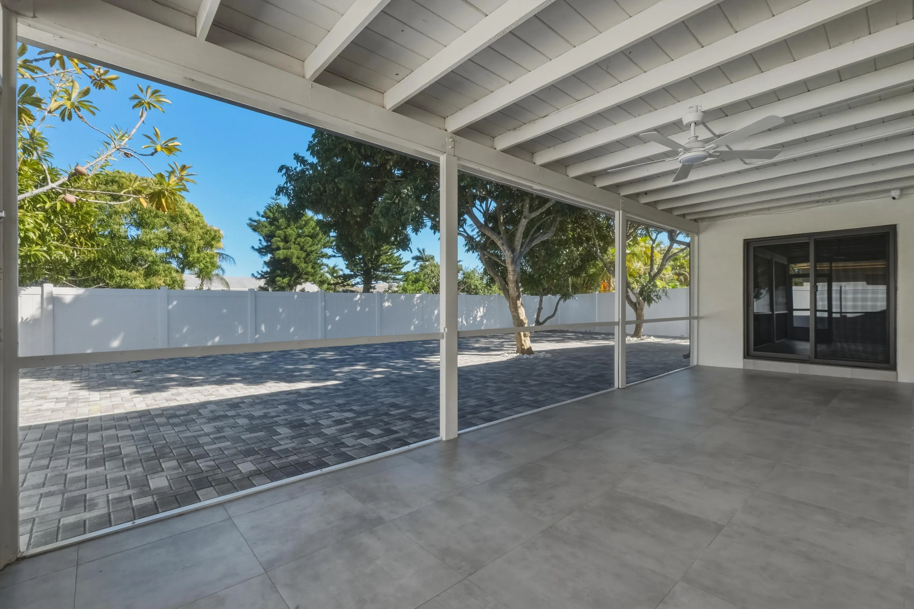 22390 SW 66th Ave-47