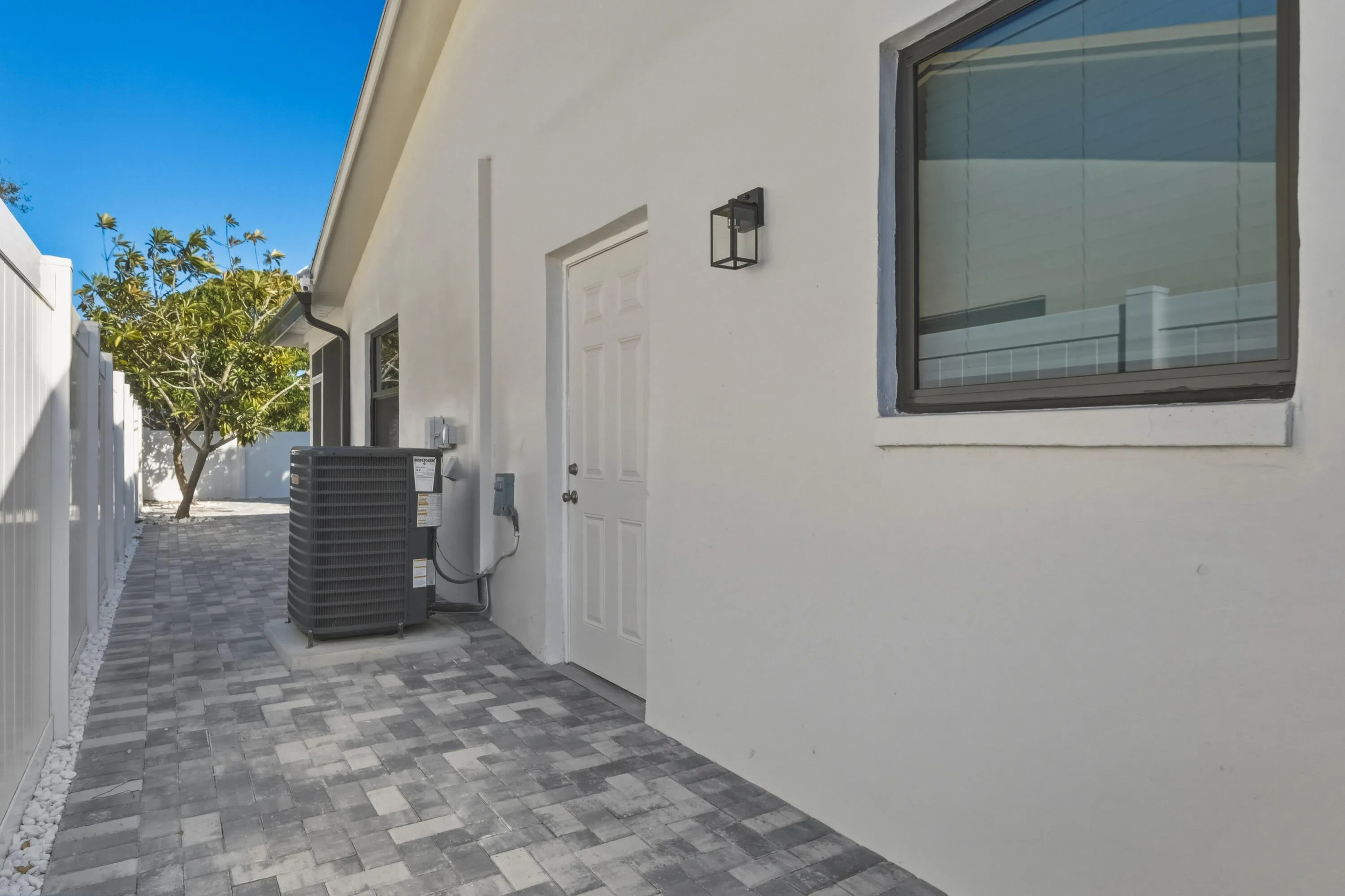 22390 SW 66th Ave-55