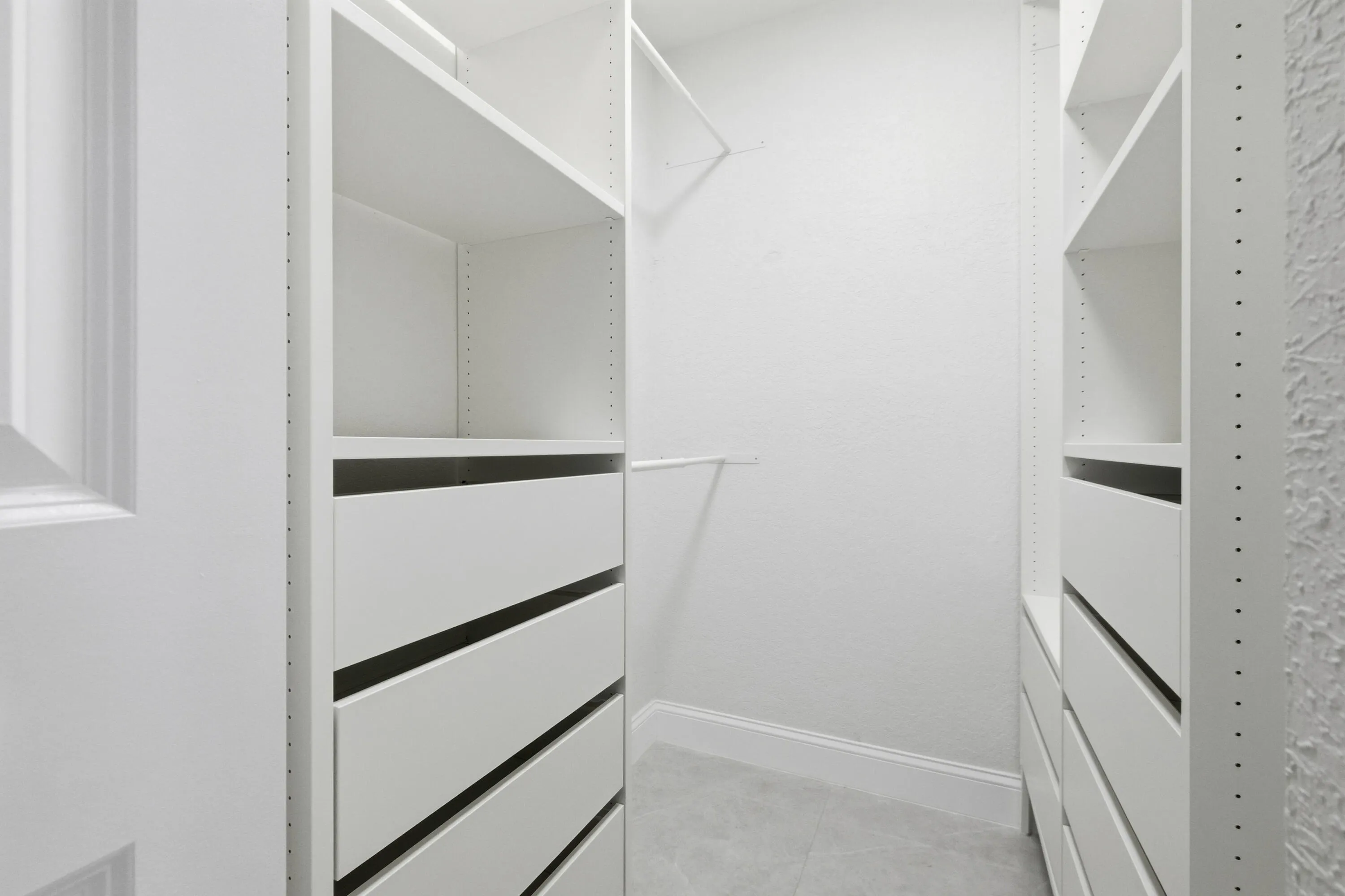22390 SW 66th Ave-32