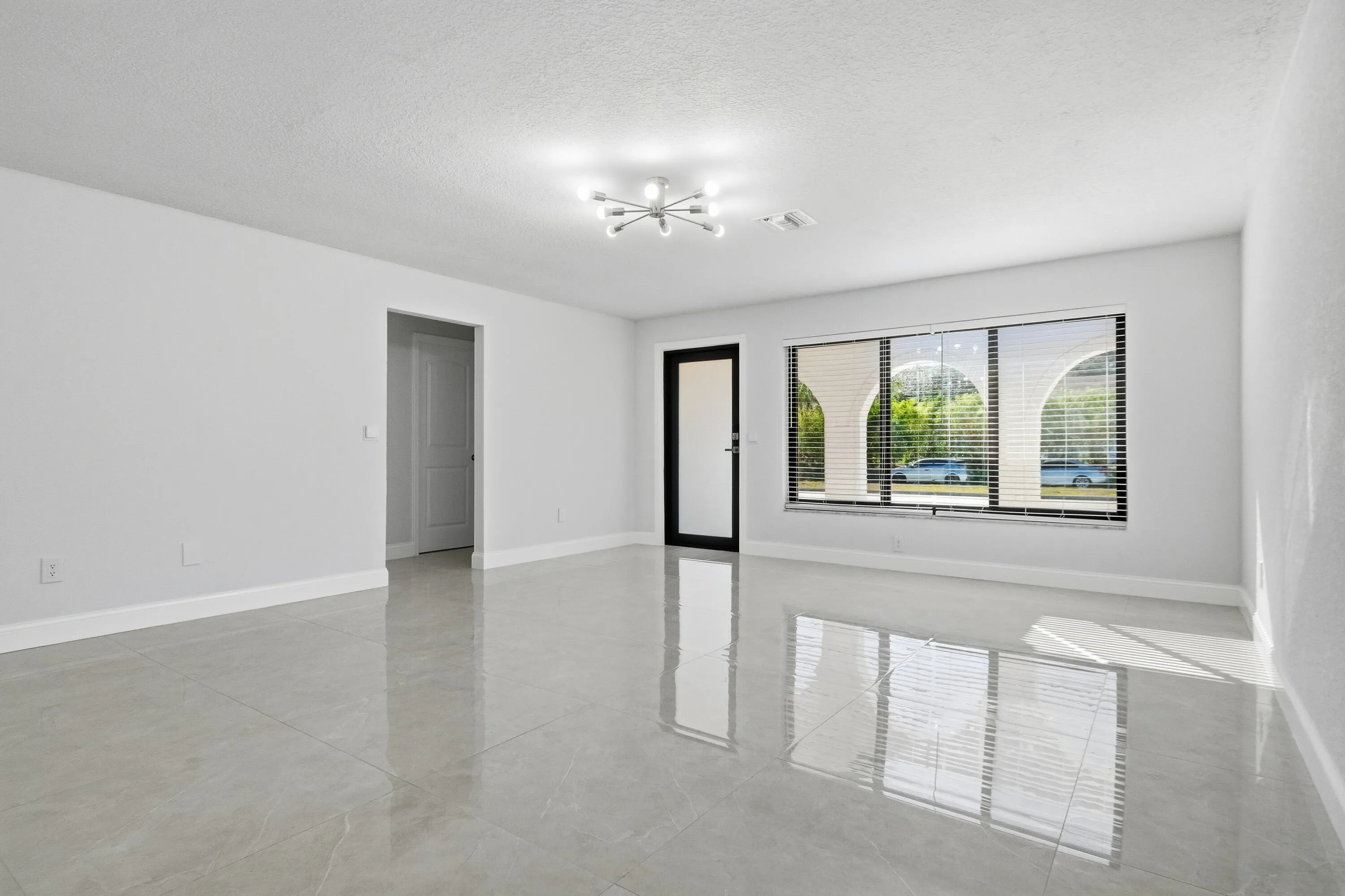 22390 SW 66th Ave-14