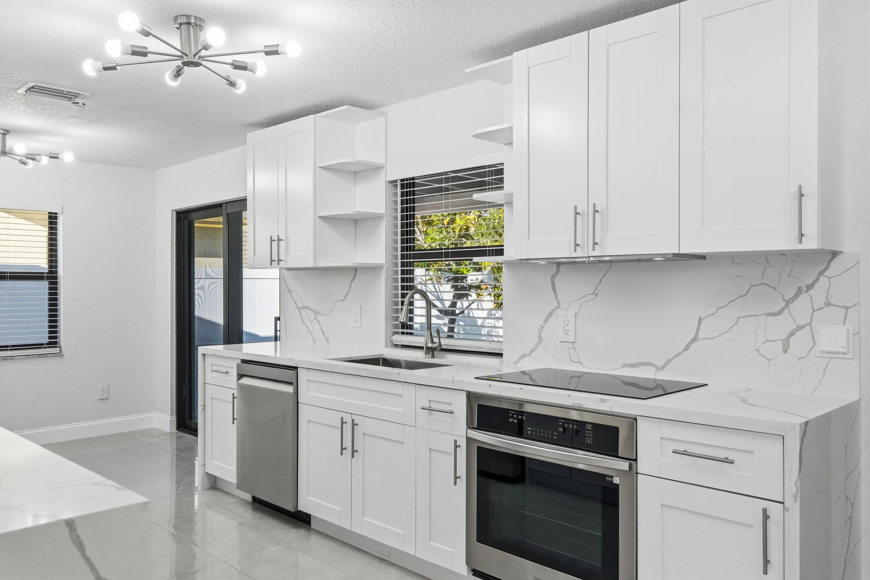 22390 SW 66th Ave-19