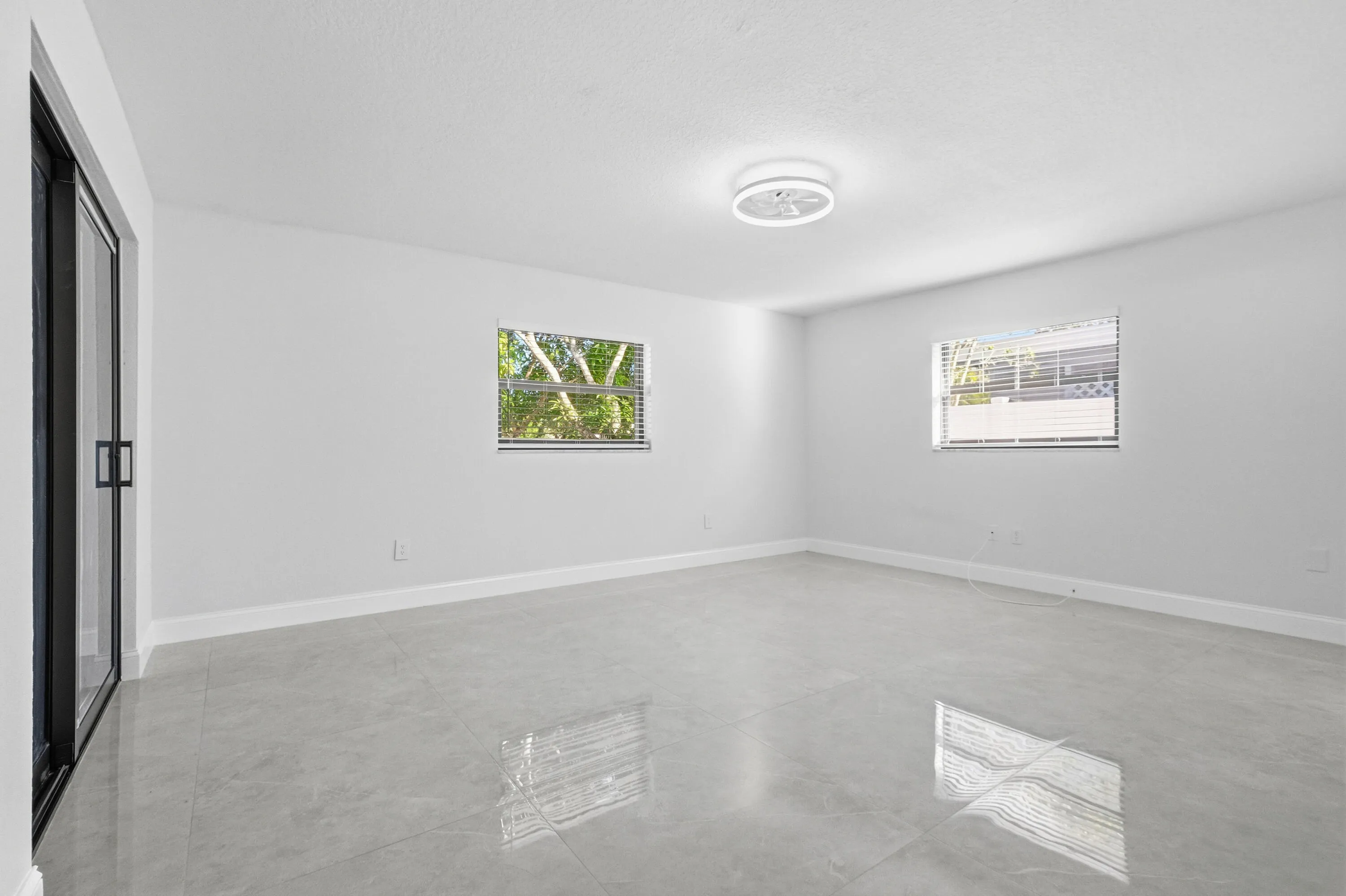 22390 SW 66th Ave-36