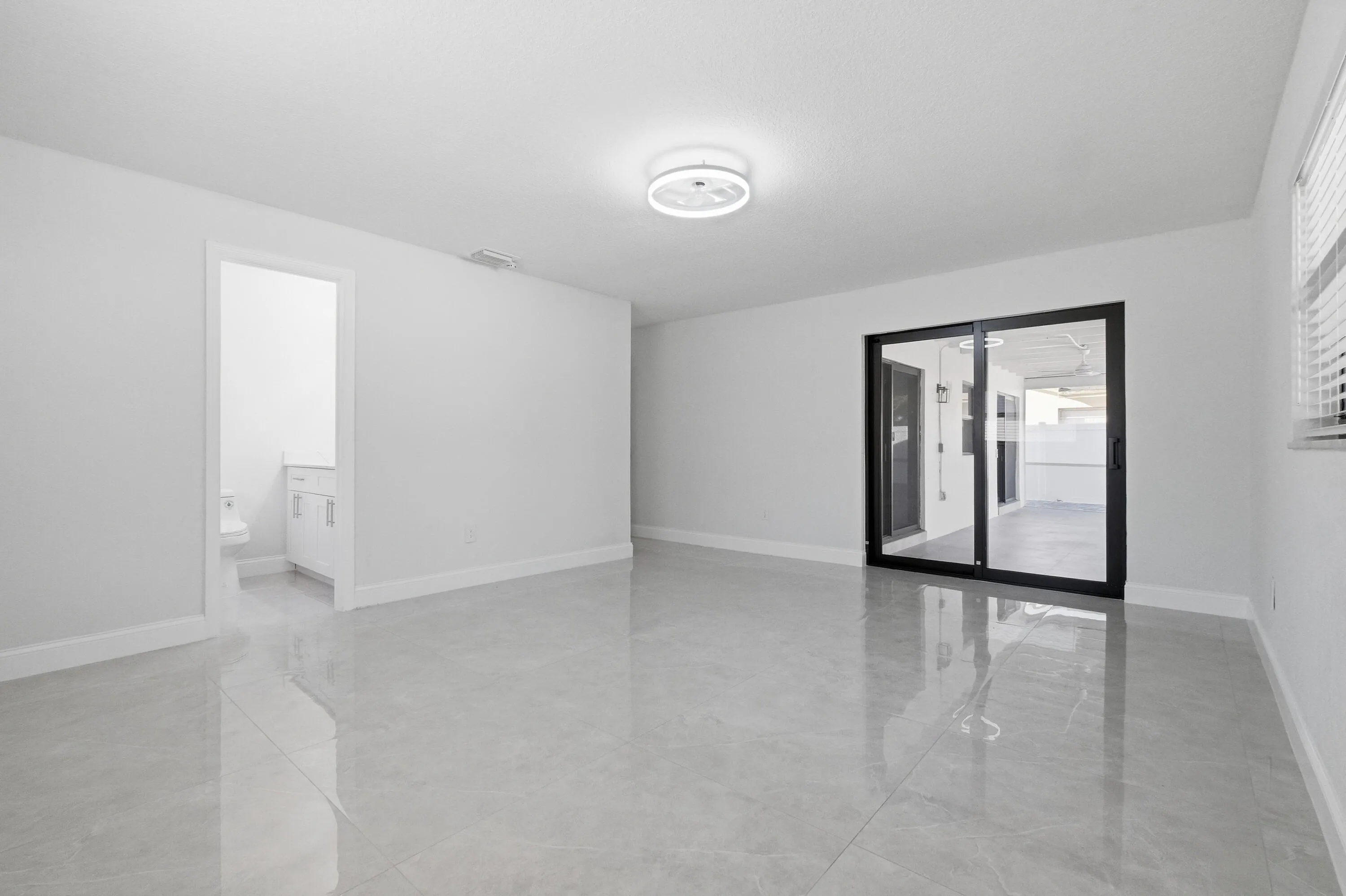 22390 SW 66th Ave-38
