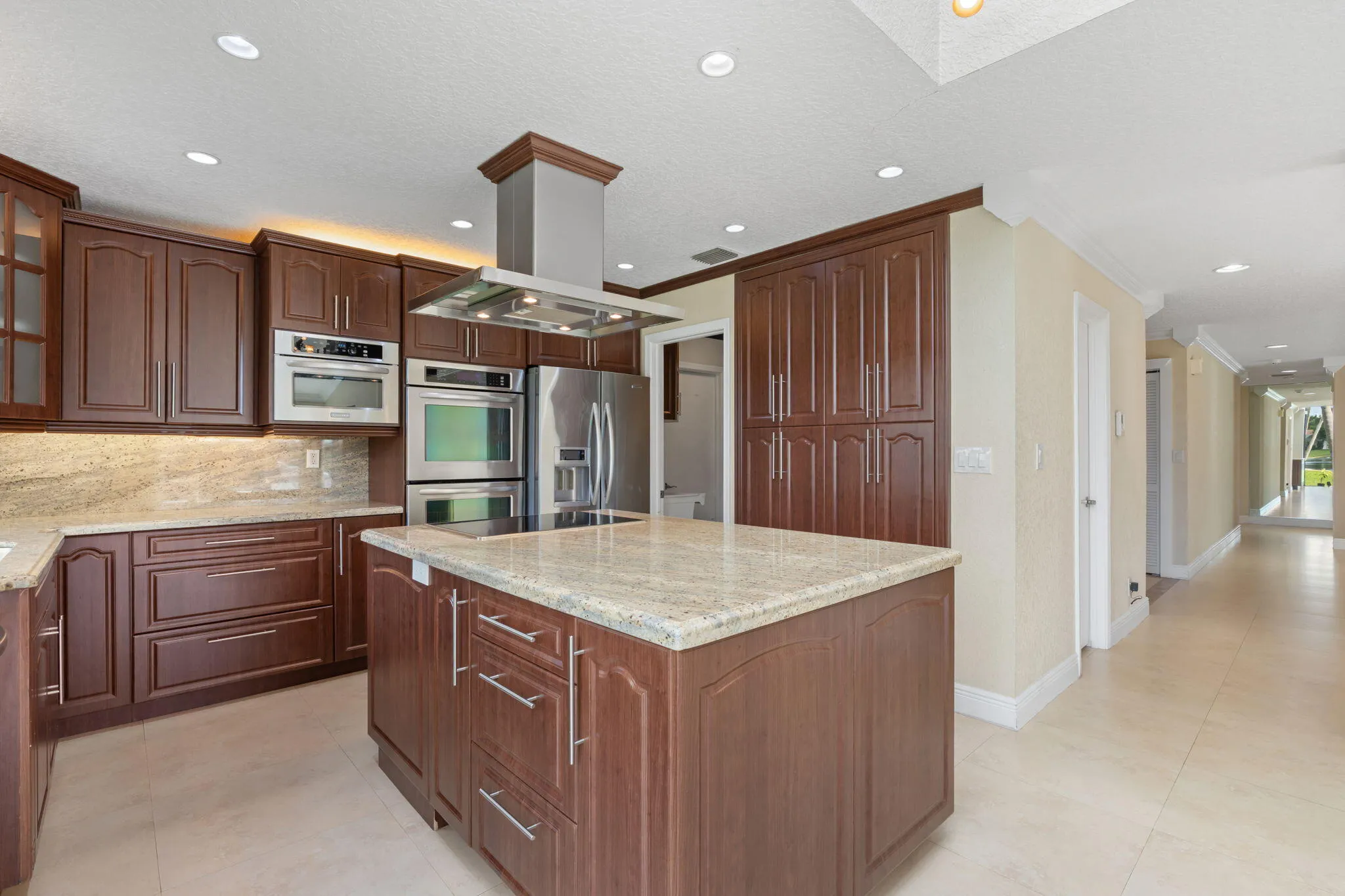 13-web-or-mls-11220 NW 2nd Manor Coral S