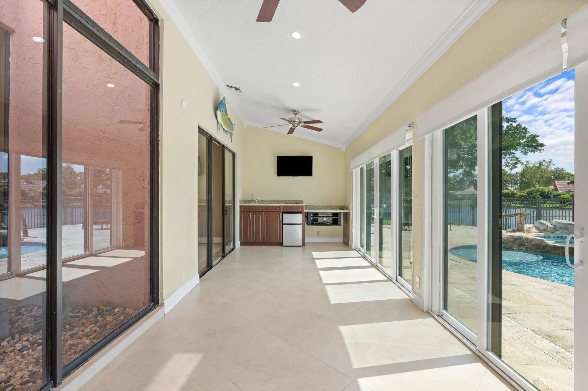 23-web-or-mls-11220 NW 2nd Manor Coral S