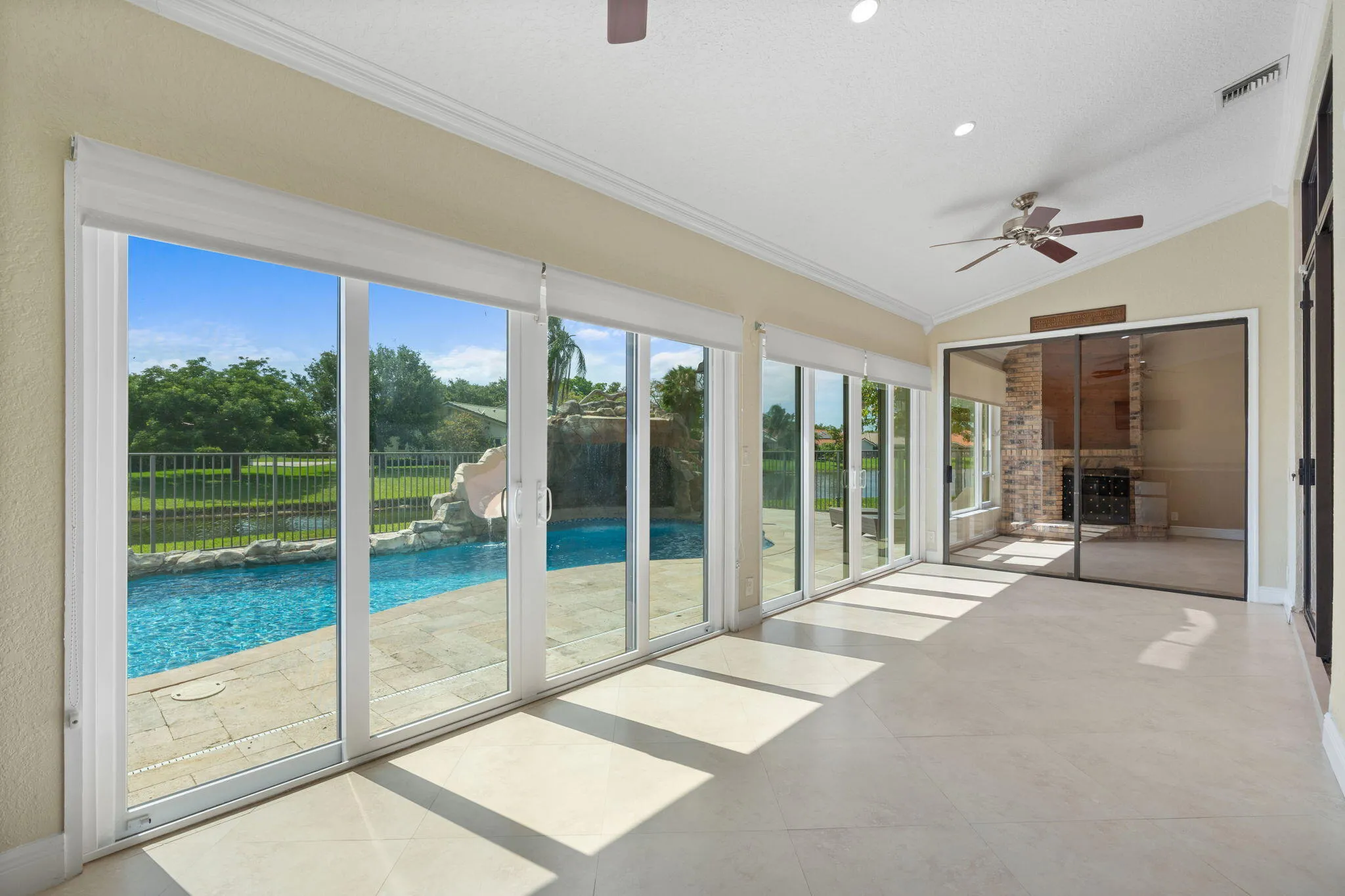 25-web-or-mls-11220 NW 2nd Manor Coral S