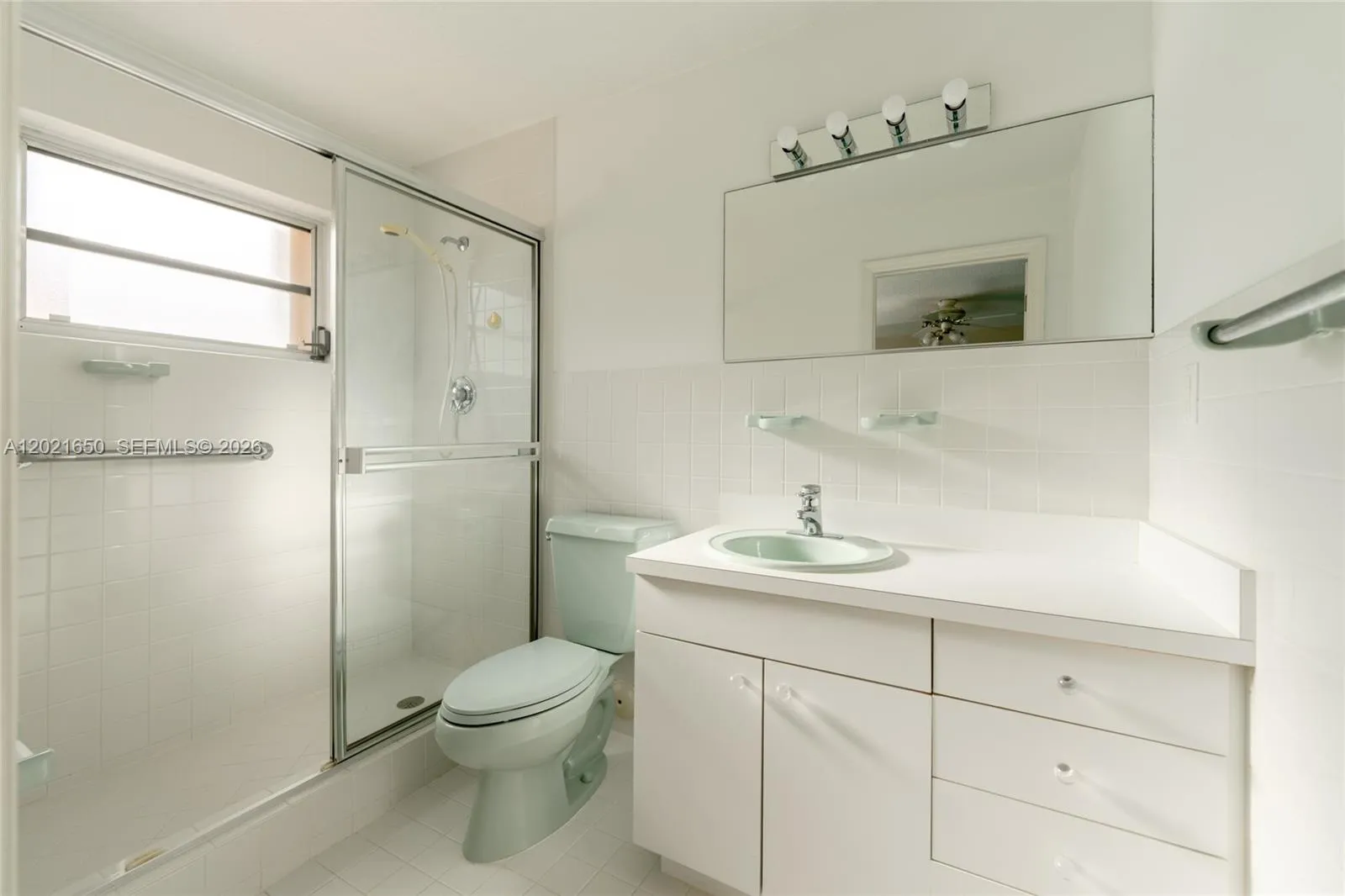 2nd Bathroom