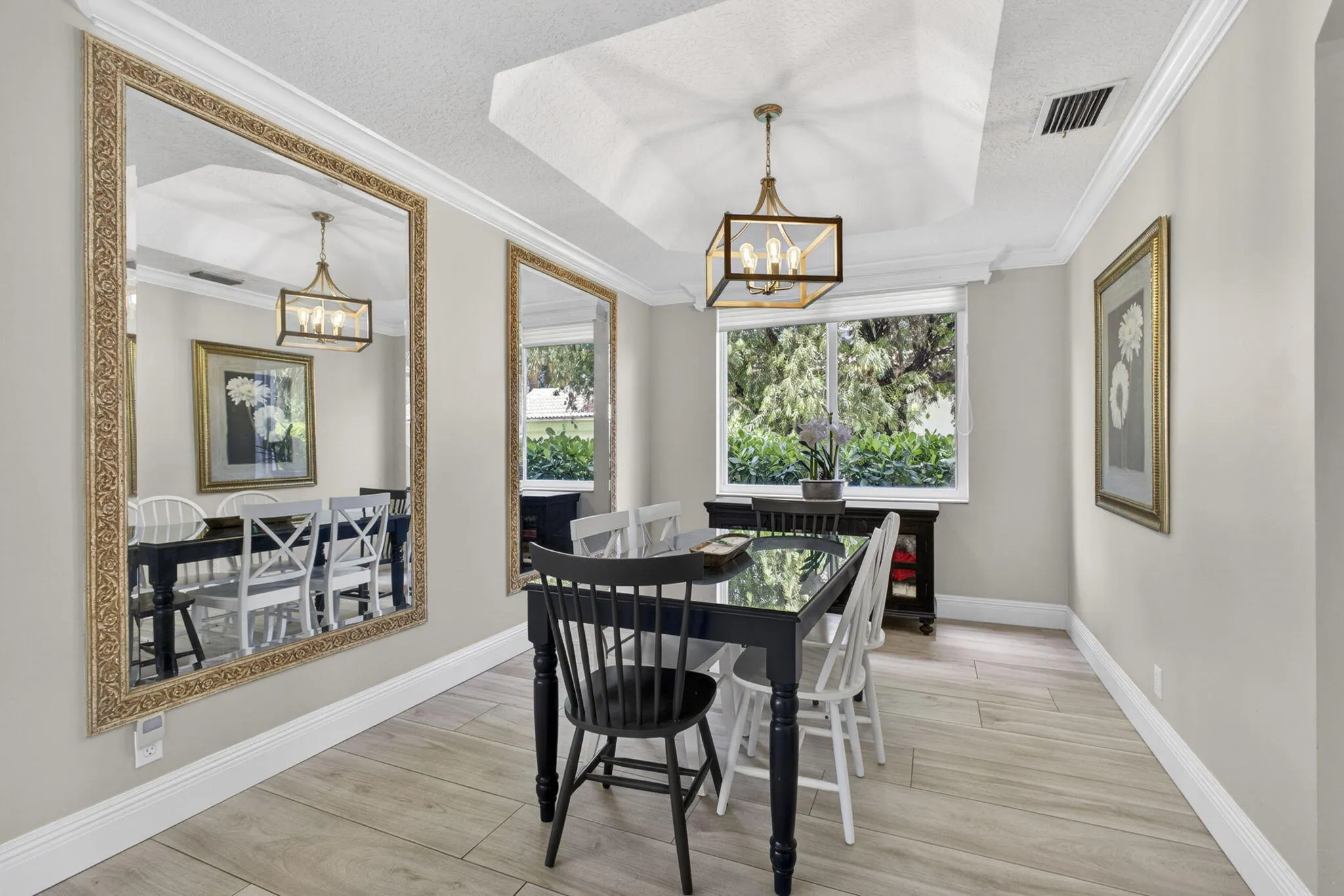 Formal Dining