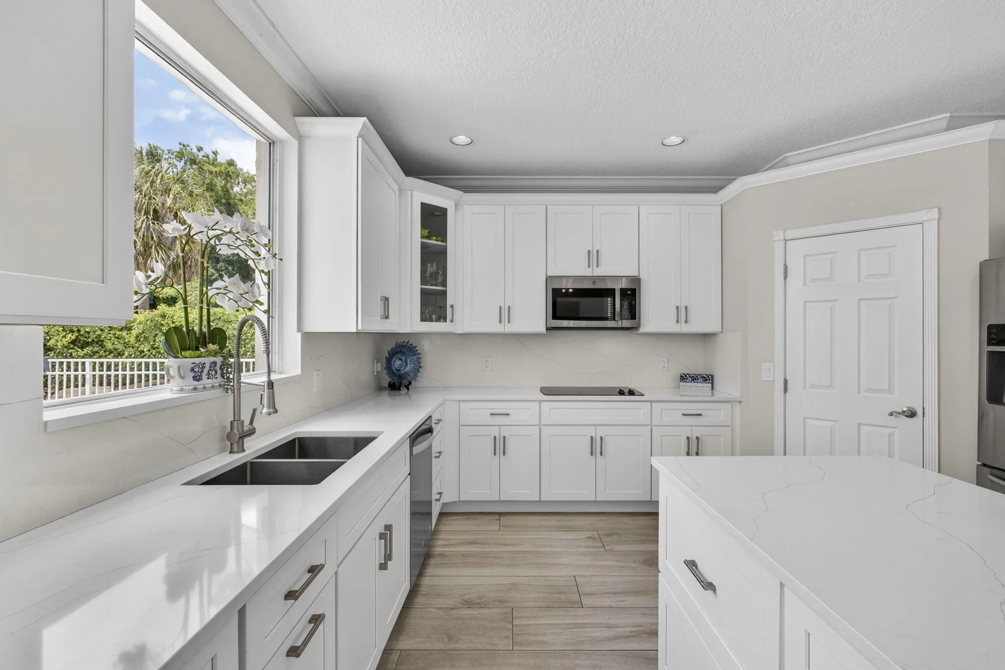 Corner Pantry