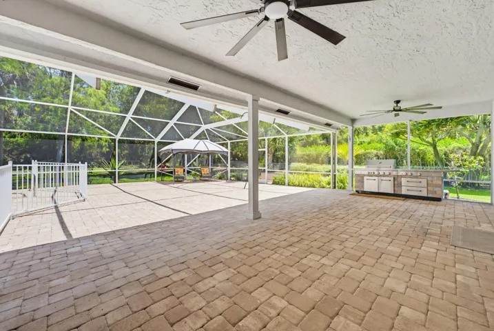 Covered Outdoor Patio with Grille