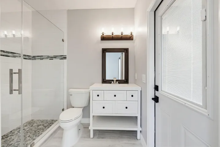 Bedroom 4 Bathroom/Cabana Bath