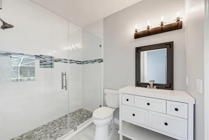 Bedroom 4 Bathroom/Cabana Bath