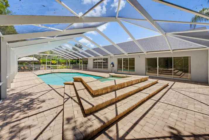 Pool/Hotub
