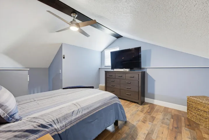 Detached Guest House Upstairs Loft