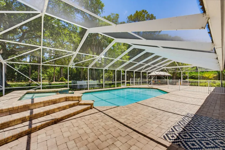 Pool/Hot Tub
