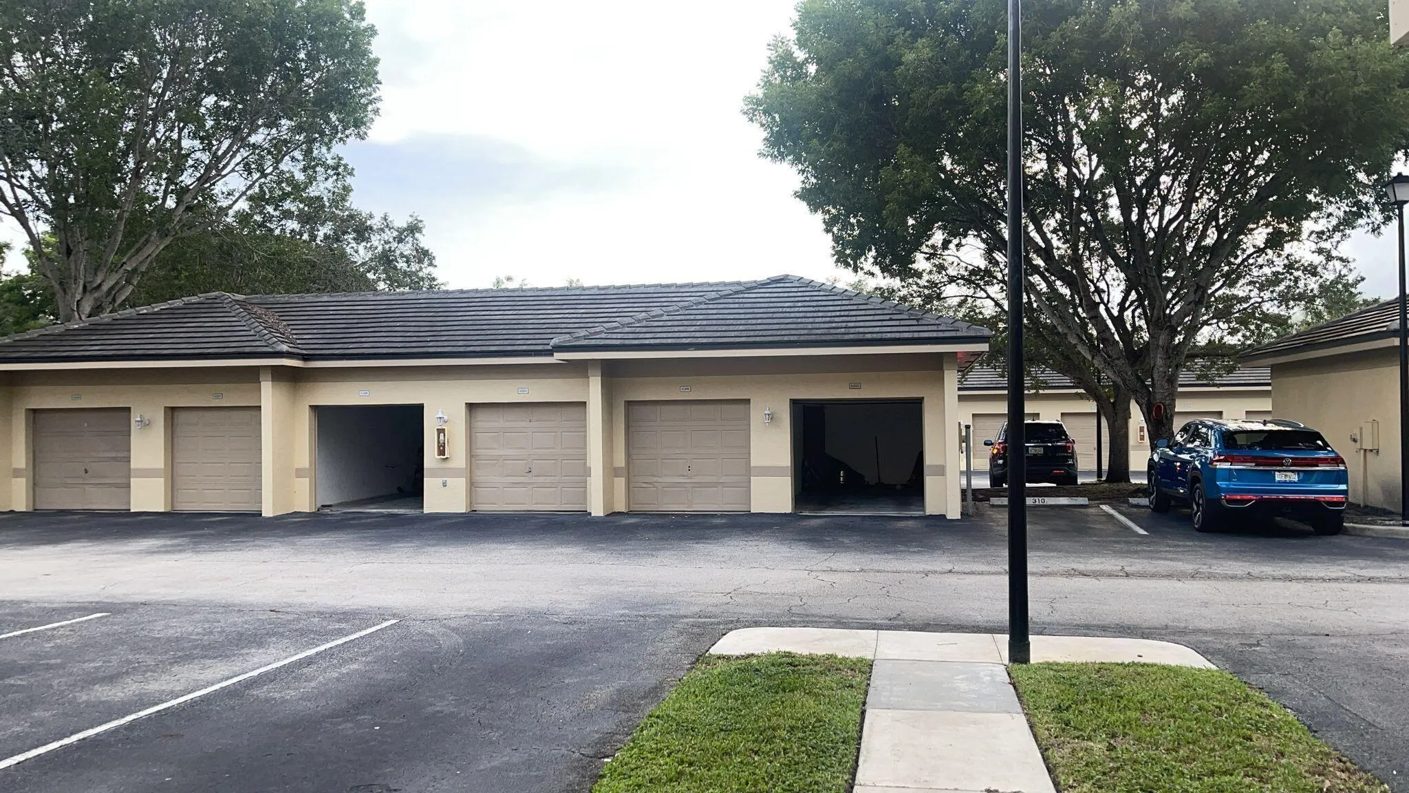 Arissa Garage MLS