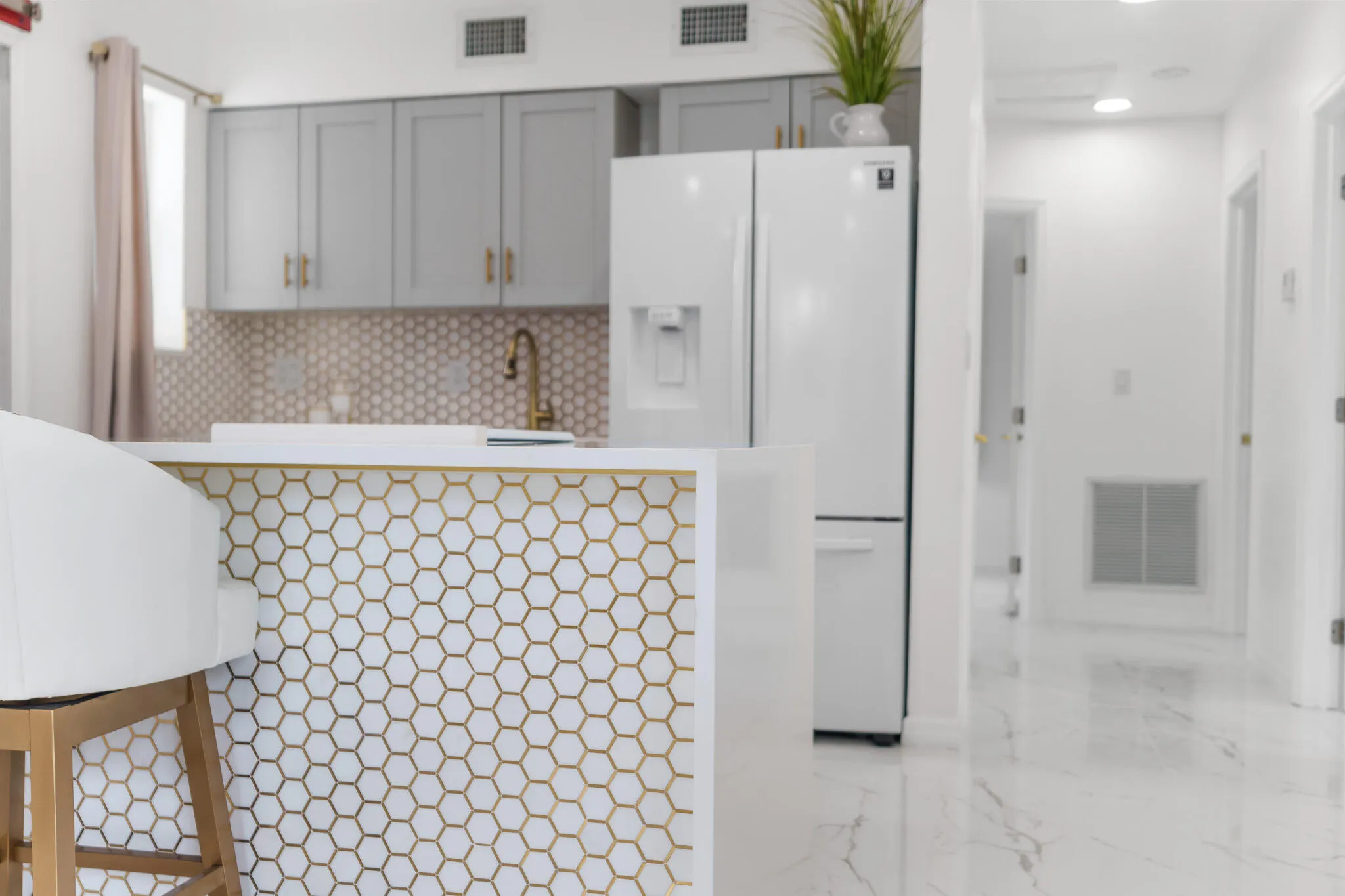 Island Luxury Backsplash