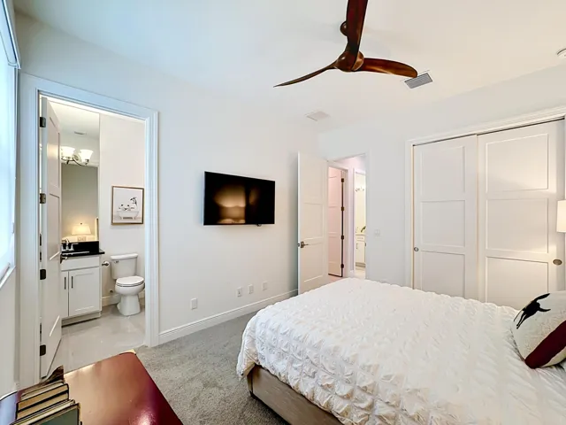 8596 SW Felicita Guest Bed/Bath