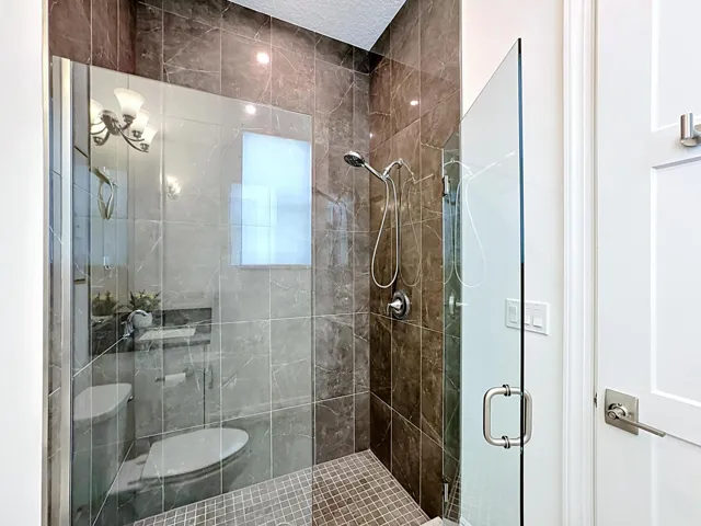 8596 SW Felicita Guest Shower