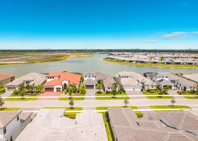 Felicita Aerial 1000 Foot Lakeview