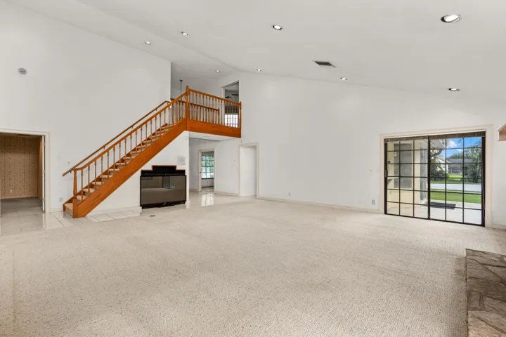 Entryway/Living Room