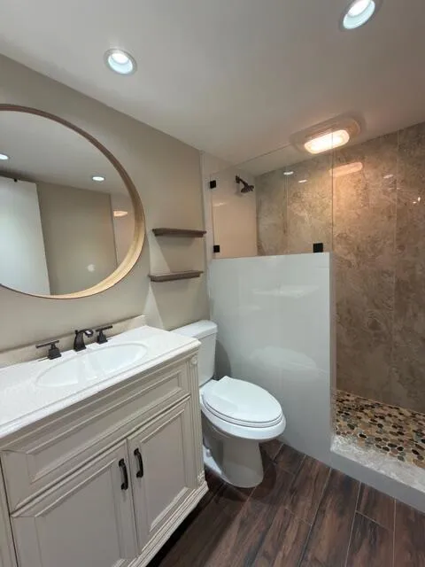 17_En_suite_second_bathroom